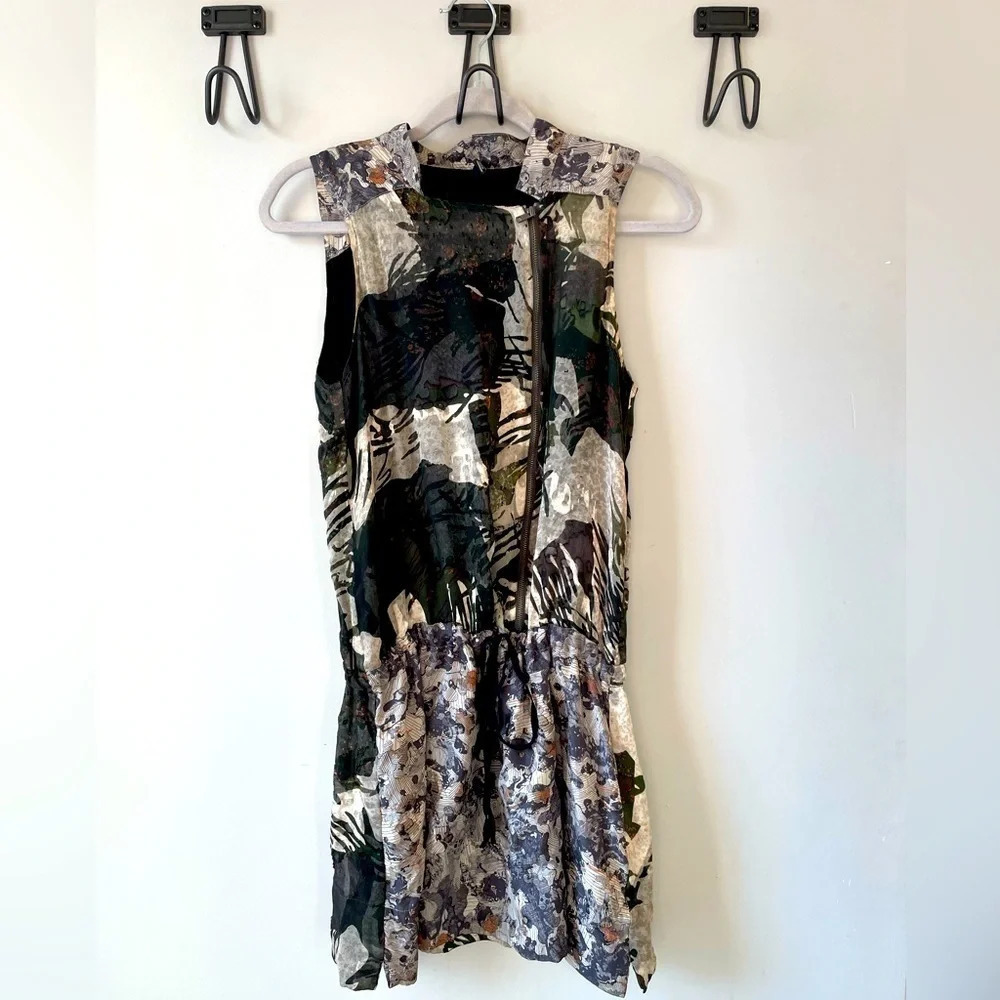 EDUN, women’s XS, black and gray printed mini dress with offset zipper front EUC